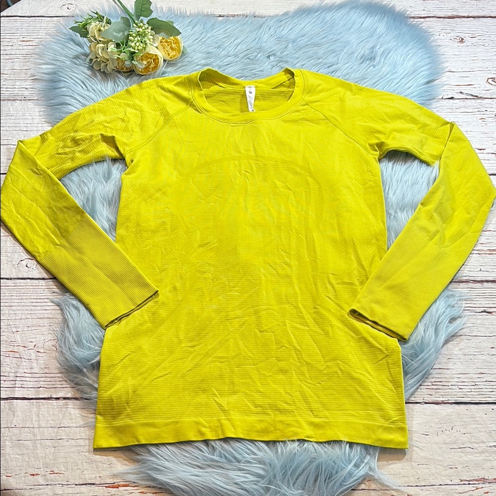 Lululemon Swiftly Tech Long Sleeve Shirt in Yellow Serpentine Sz 6